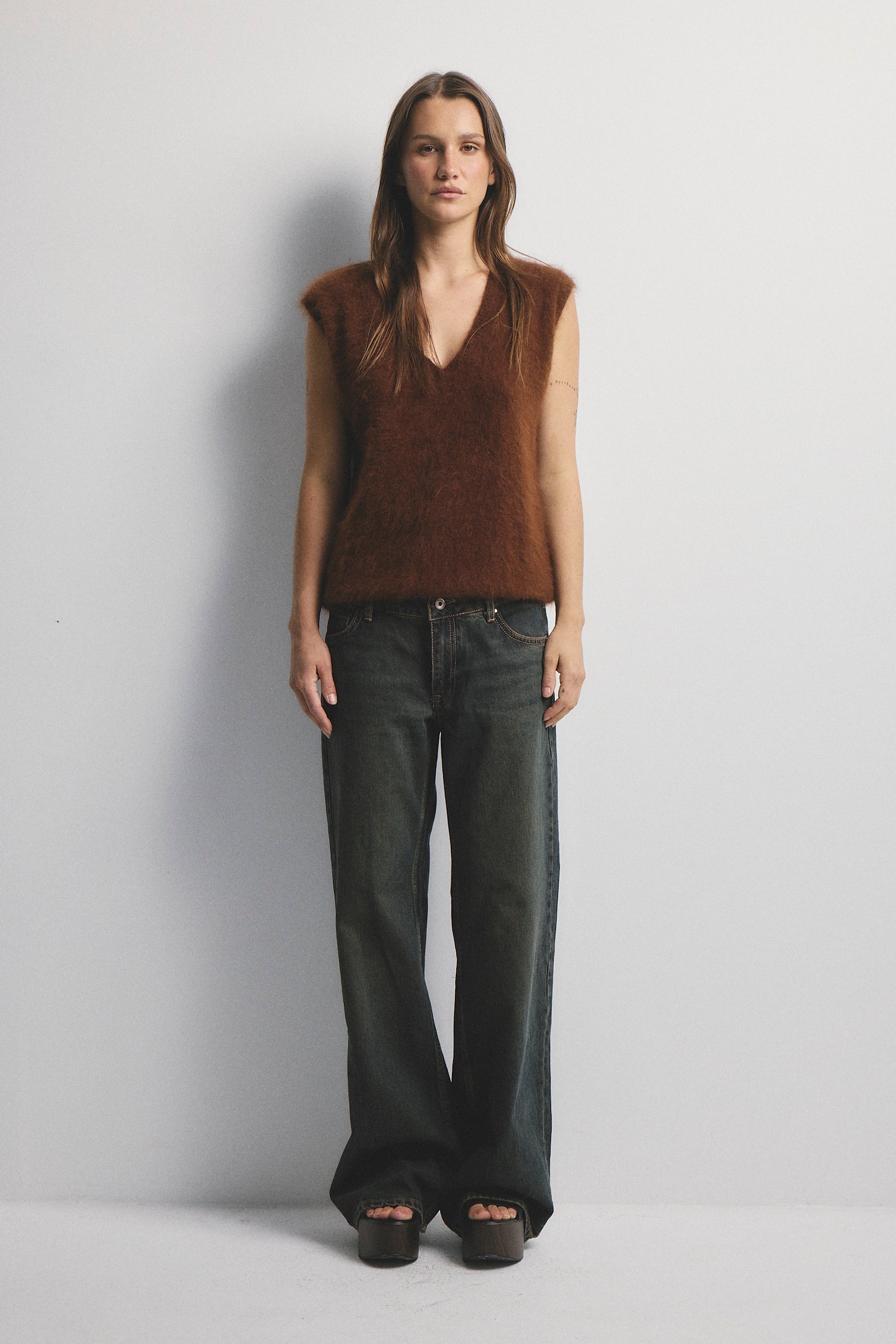 Ebony Cashmere Vest | Chocolate