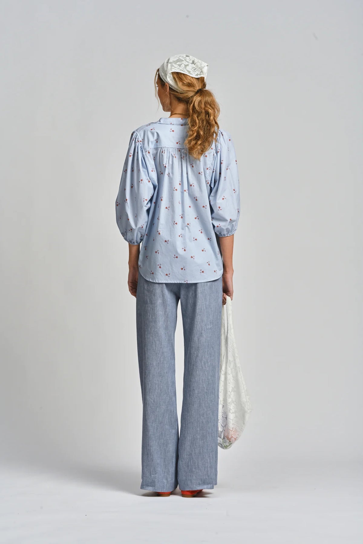 Le Cafe Curtain Rosebud Shirt | Bluebell
