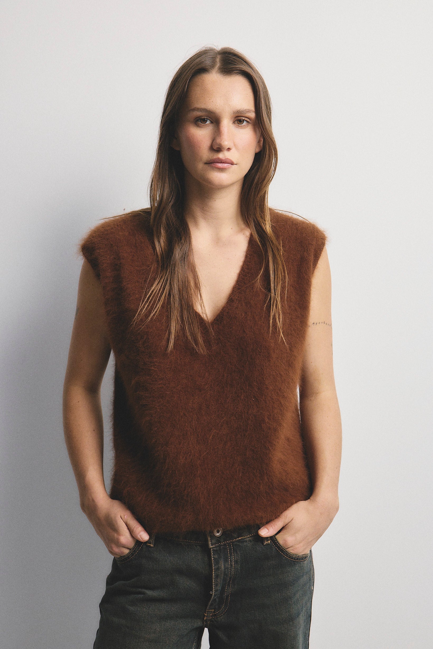 Ebony Cashmere Vest | Chocolate