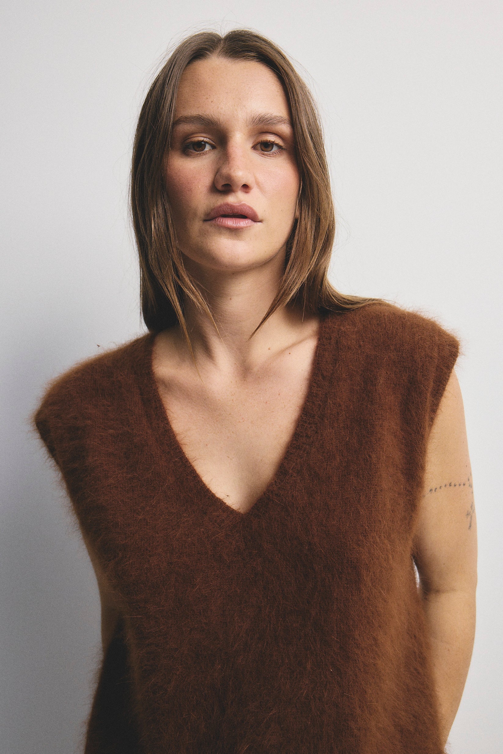 Ebony Cashmere Vest | Chocolate