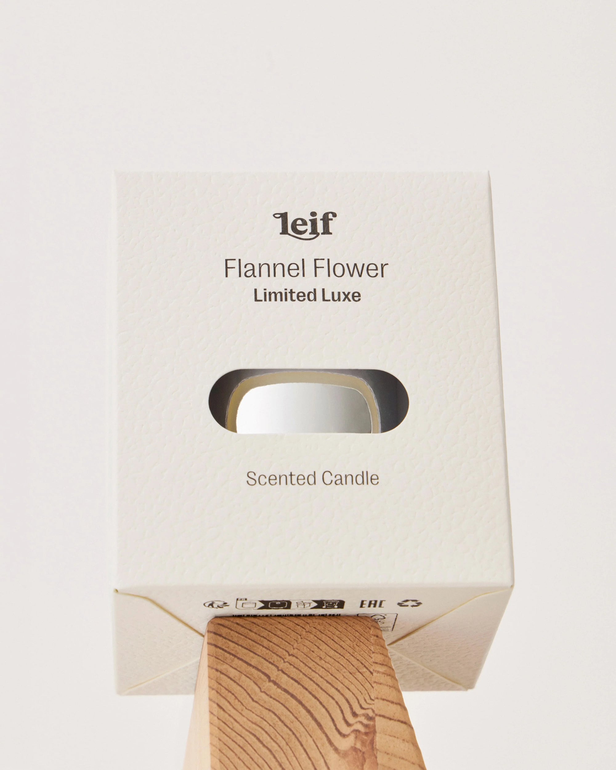 Limited Luxe | Flannel Flower Candle