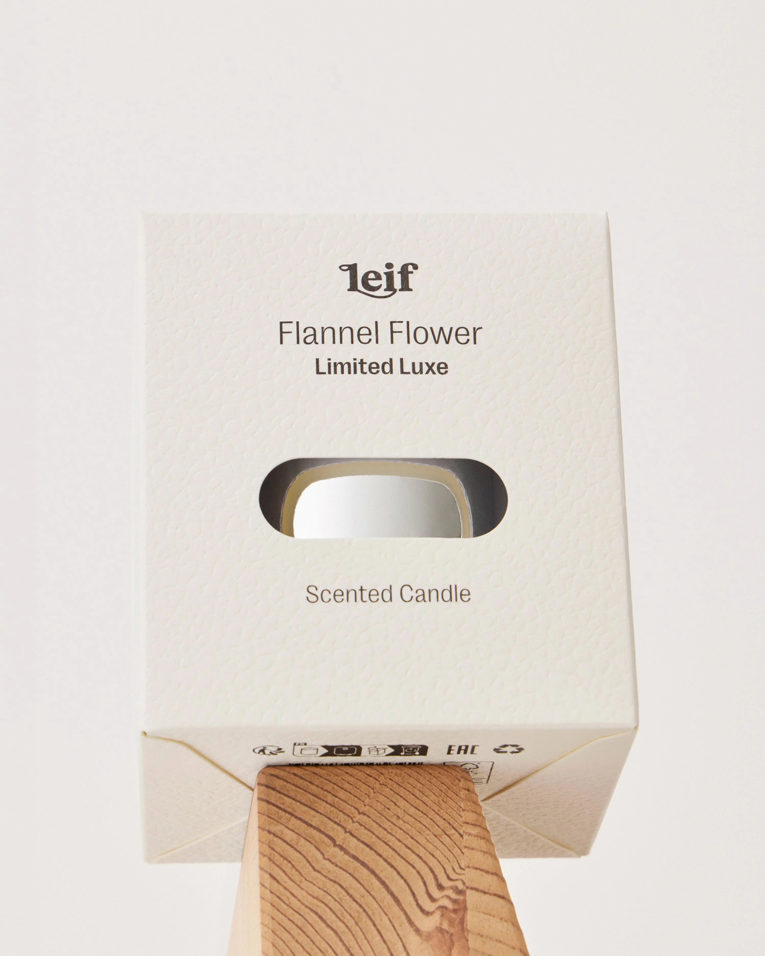 Limited Luxe | Flannel Flower Candle