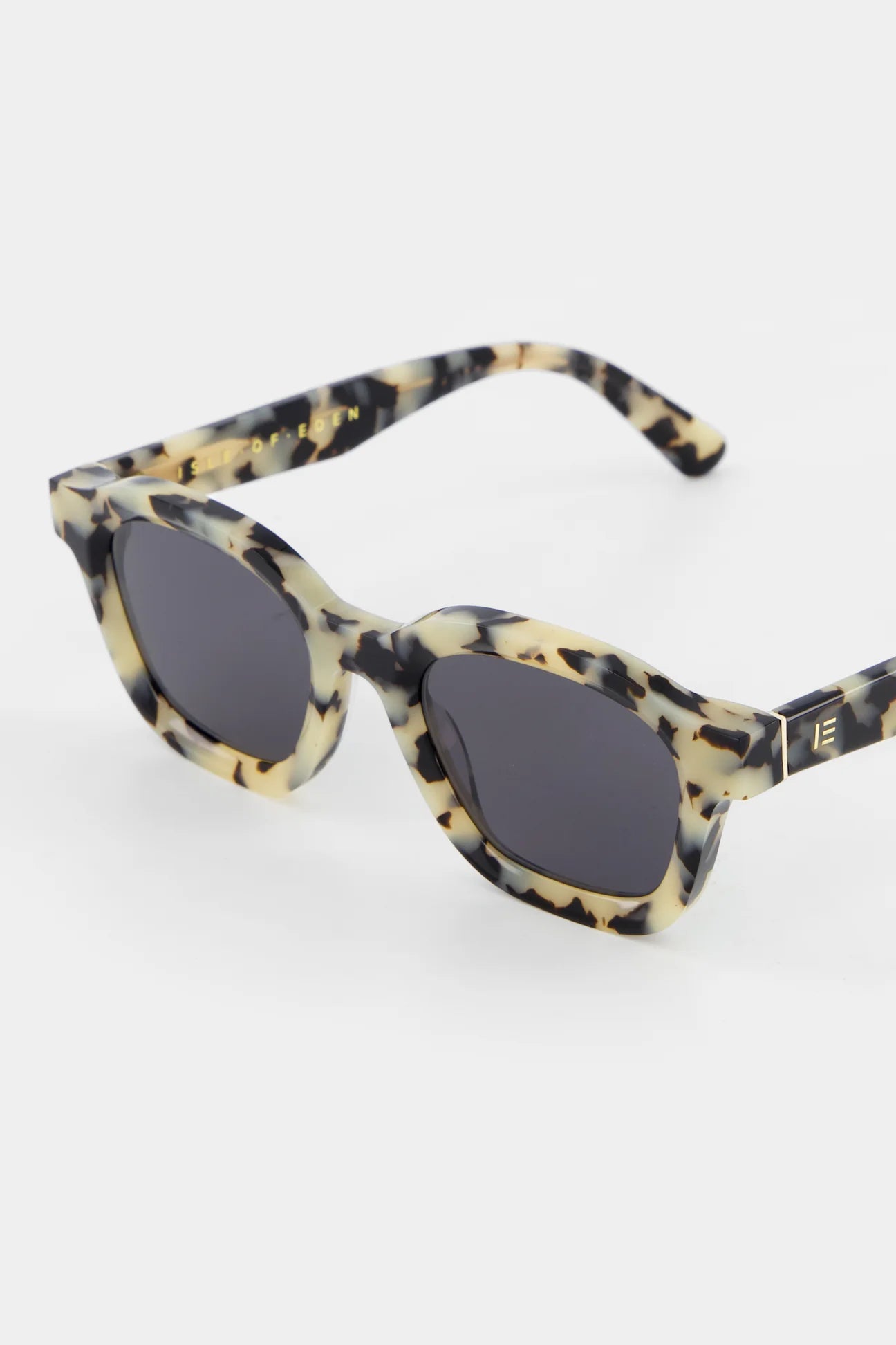 Harley | White Tortoise