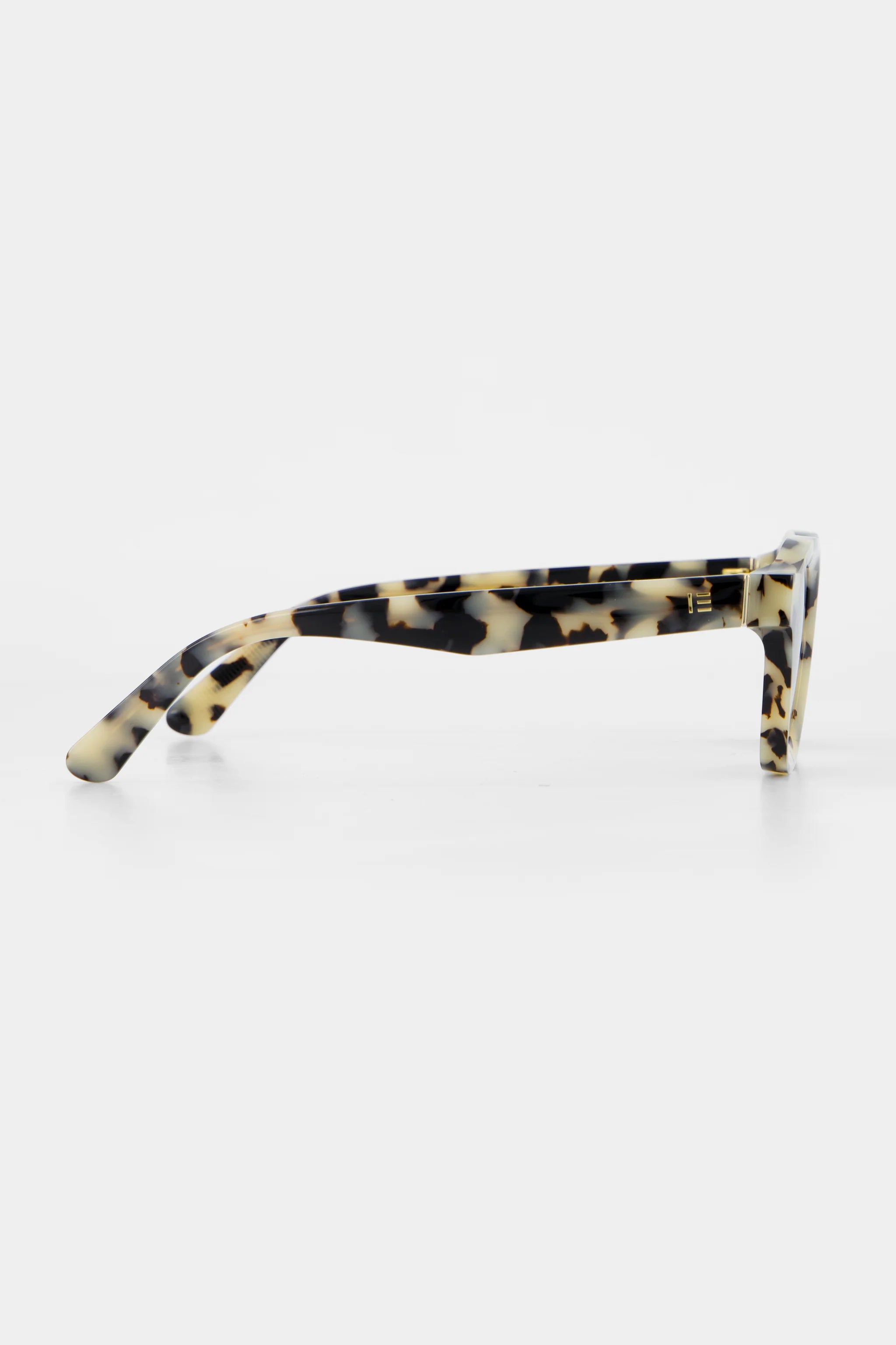 Harley | White Tortoise