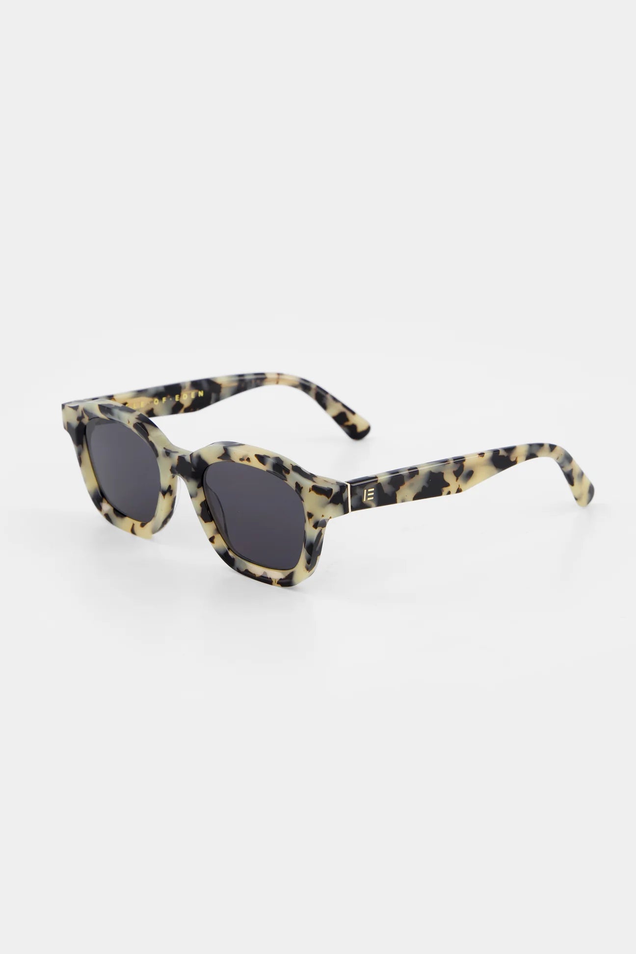 Harley | White Tortoise