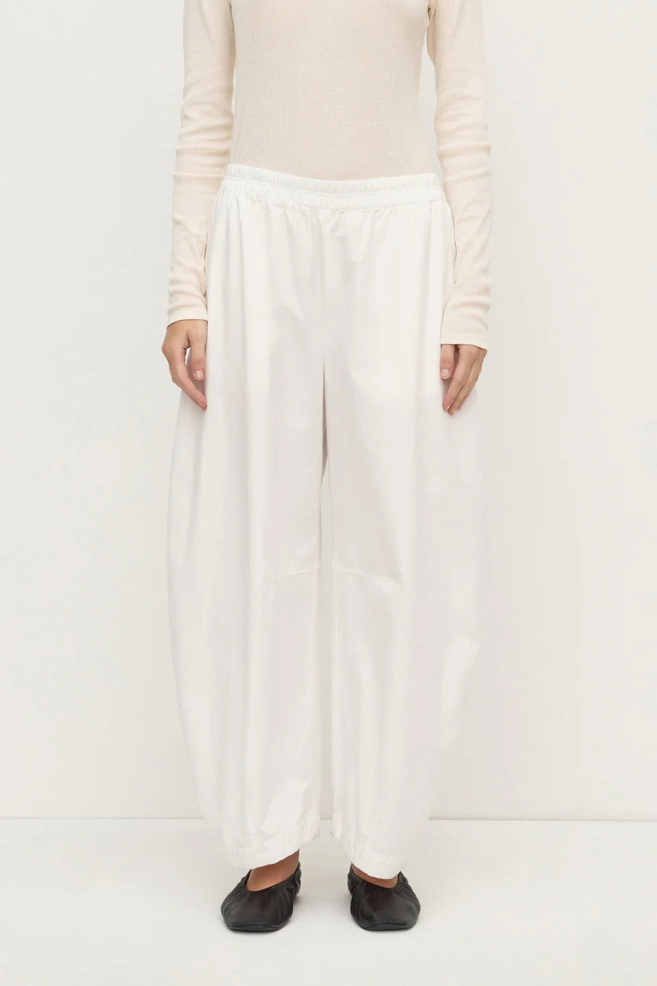 Lola Barrel Pant | White