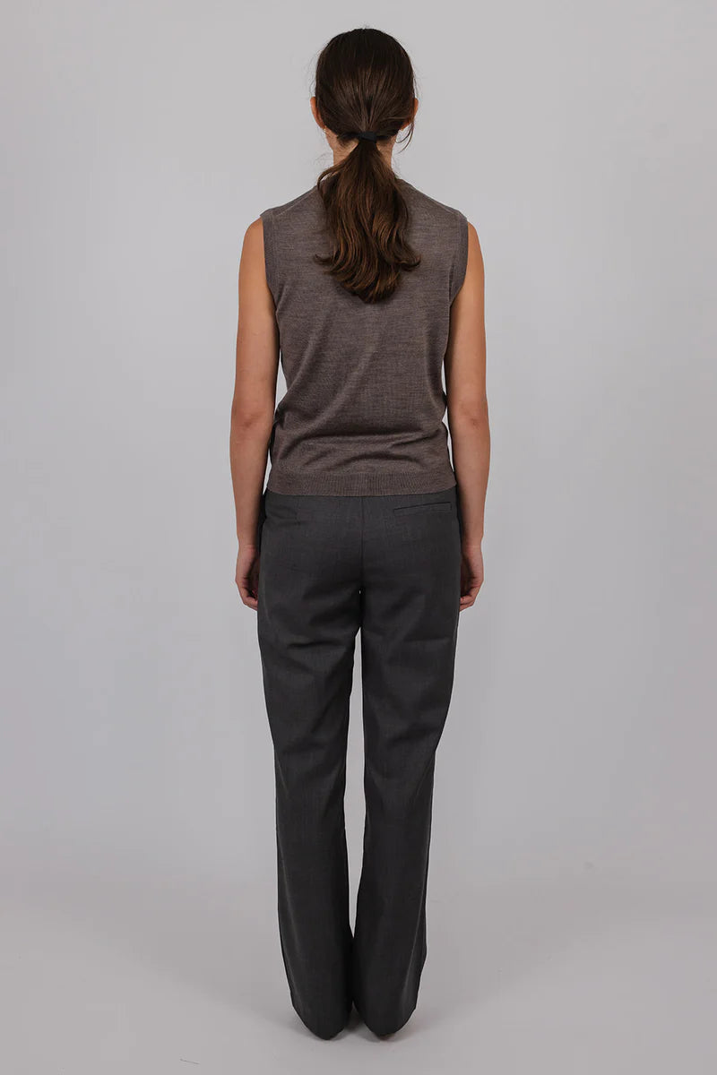 Rudy with Buttons | Dark Stone