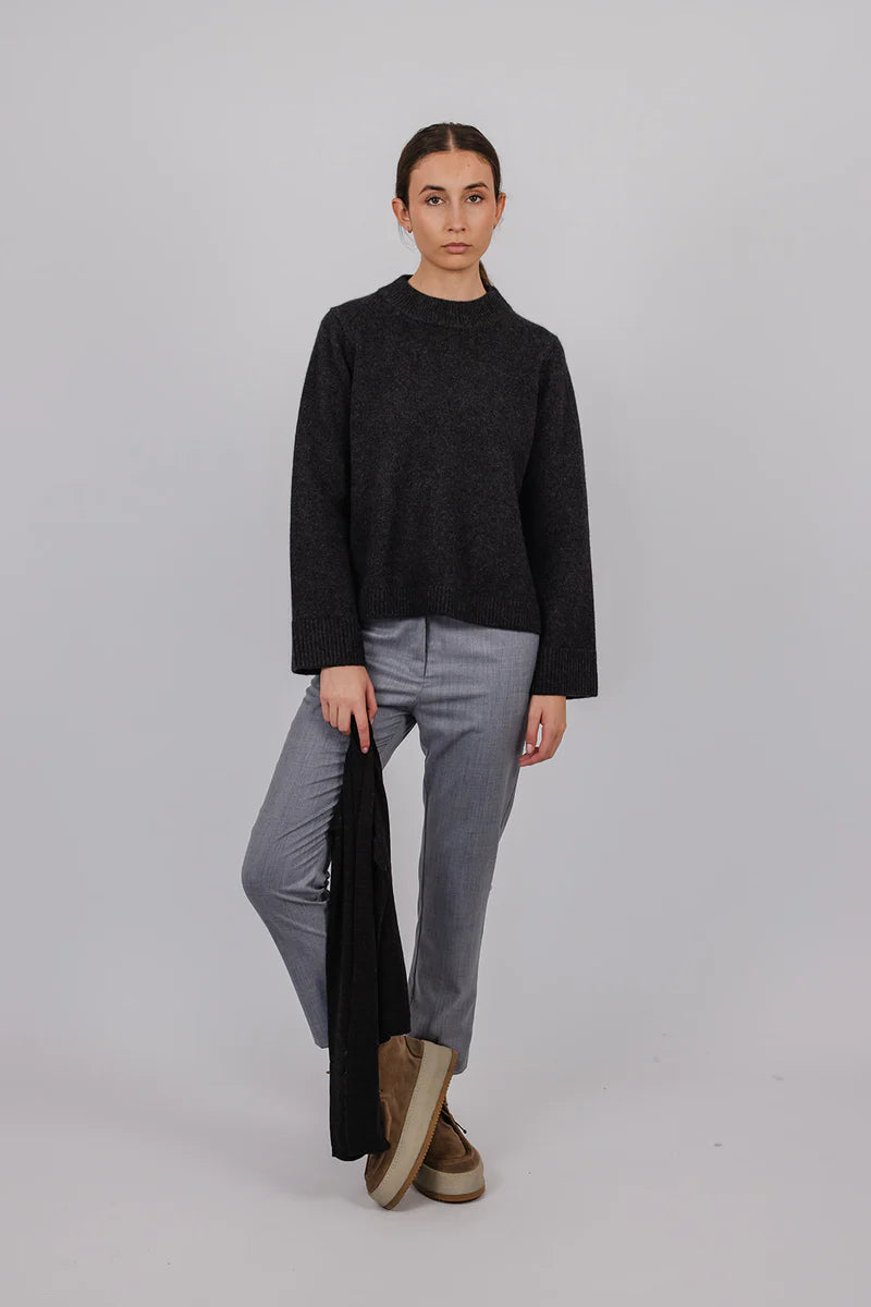 Roger in Premium Fine 5GG Cashmere | Charcoal