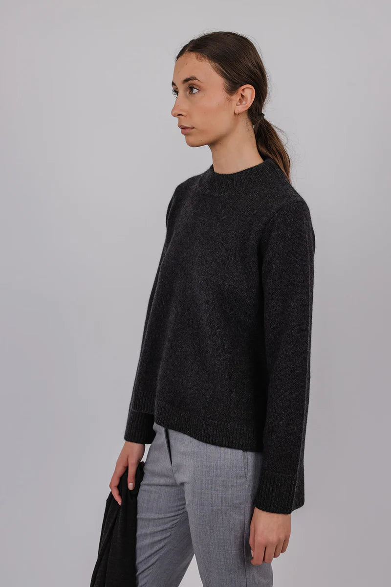 Roger in Premium Fine 5GG Cashmere | Charcoal