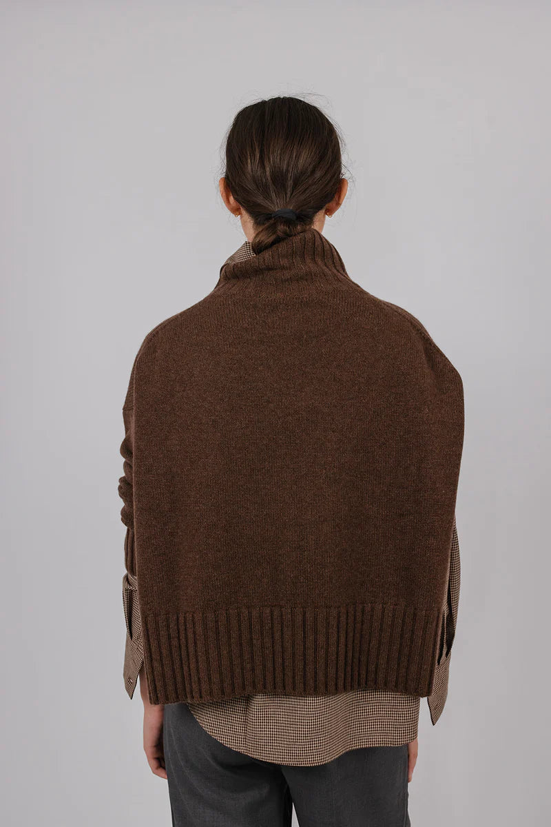Fred in Cashmere & Wool | Black Tea