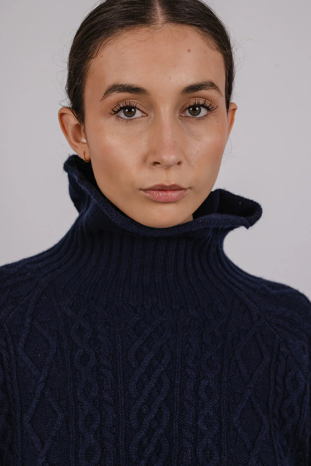 Oliver in Cashmere & Wool Cable Knit | Navy